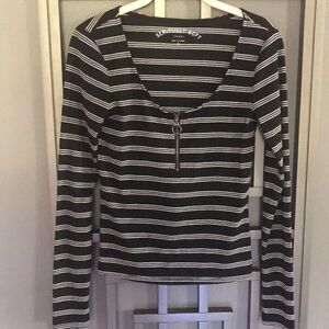 Aero Seriously soft striped long sleeve top with zipper size M